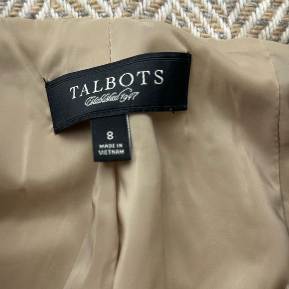 Talbots tan/cream 35% wool herringbone pattern jacket. Size 8 - Picture 3 of 8